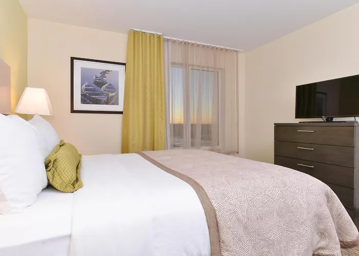Candlewood By Ihg 3*